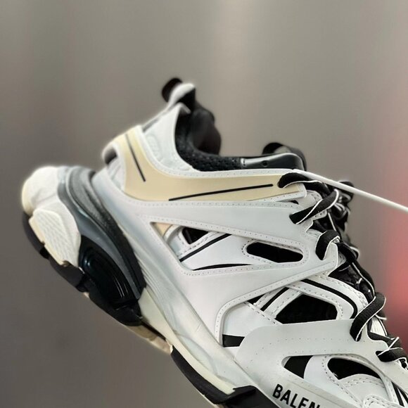 Genuine Balenciaga Track Runner White Black Trainers Sneakers Shoes EU39 US9 - Picture 4 of 6